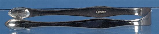 A pair of George III silver sugar tongs 5 5/8””/144mm Weight 1.2oz/33grms.